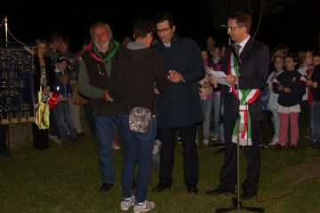 Consegna di un braccialetto e della Costituzione ai neodiciottenni